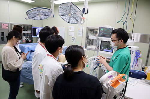 VRで手術体験